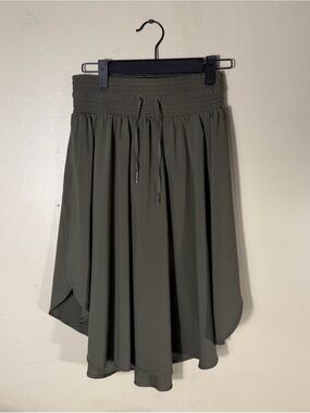 Lululemon The Everyday Skirt in Sage size 4 flowy skirt subtle logos ties & back